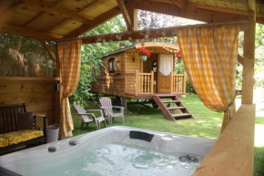 La Roulotte d'Emilie et son jacuzzi privé